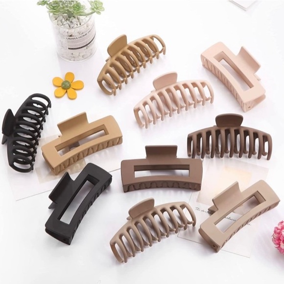 Matte chocolate hair clip - Picture 3 of 3